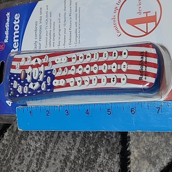 RADIO SHACK UNIVERSAL 4-IN-1 AMERICAN FLAG DESIGN REMOTE CONTROL - Picture 10 of 12